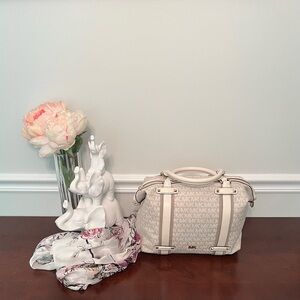 EUC Michael Kors Large Satchel Griffin Bag